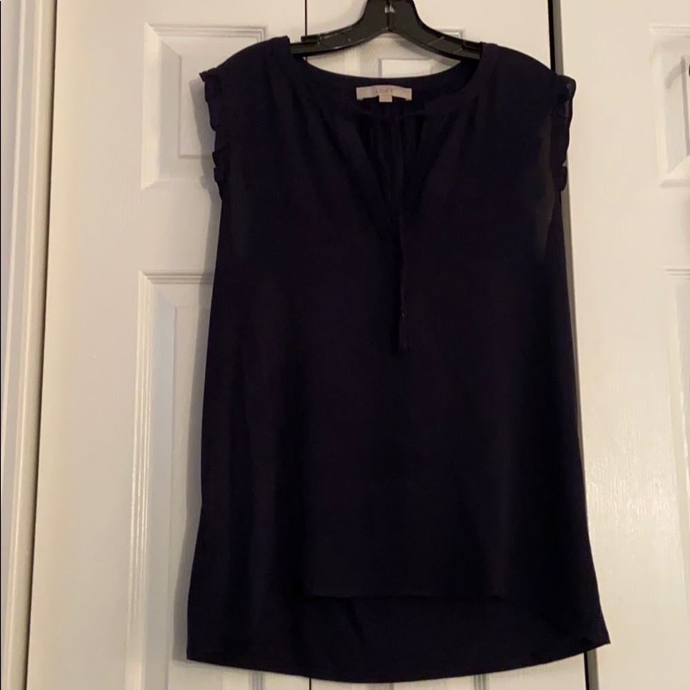 Adorable navy blue shell